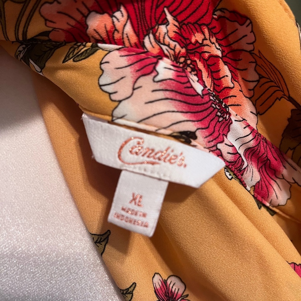 Wimen’s Button-Up Blouse, Candies, XL - Picture 4 of 5